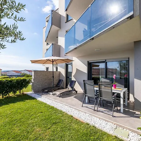 Elegance Apartamento *