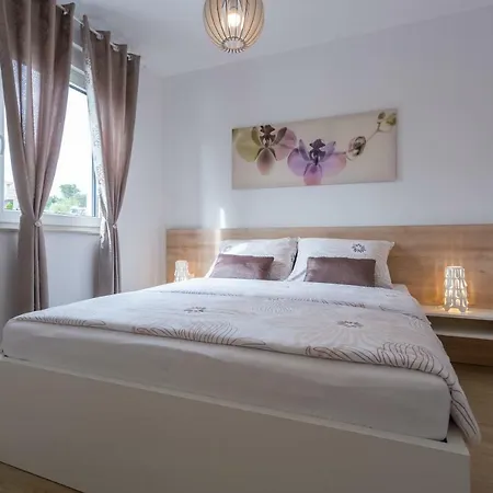 Apartman Elegance Krk - Sea & Garden Krk Town