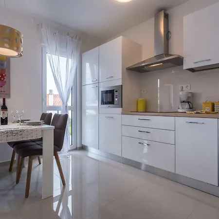 Apartman Elegance Krk - Sea & Garden Krk Town