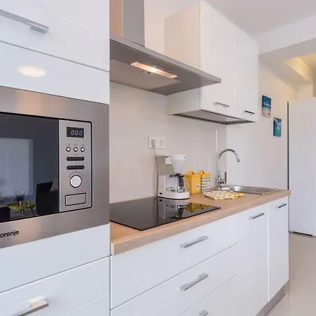 Apartman Elegance Krk - Sea & Garden Krk Town