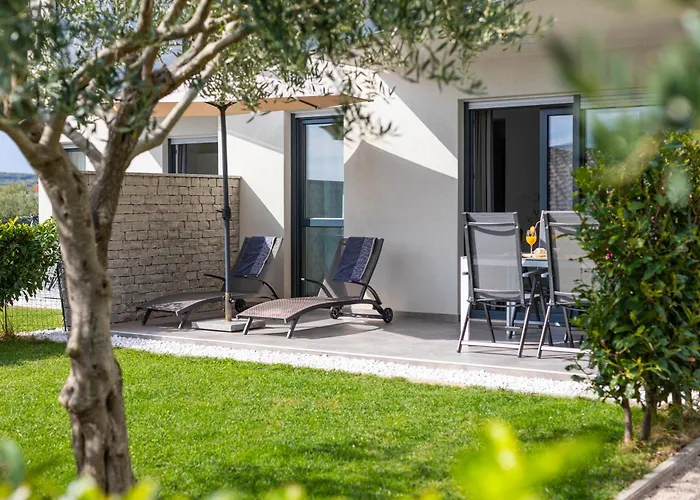 Elegance Апартаменты *