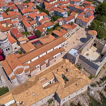 Elegance * Krk Town